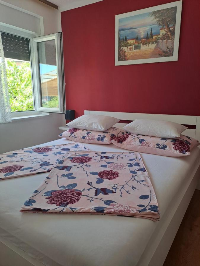 Studio Apartments Maslinik 크르크 외부 사진