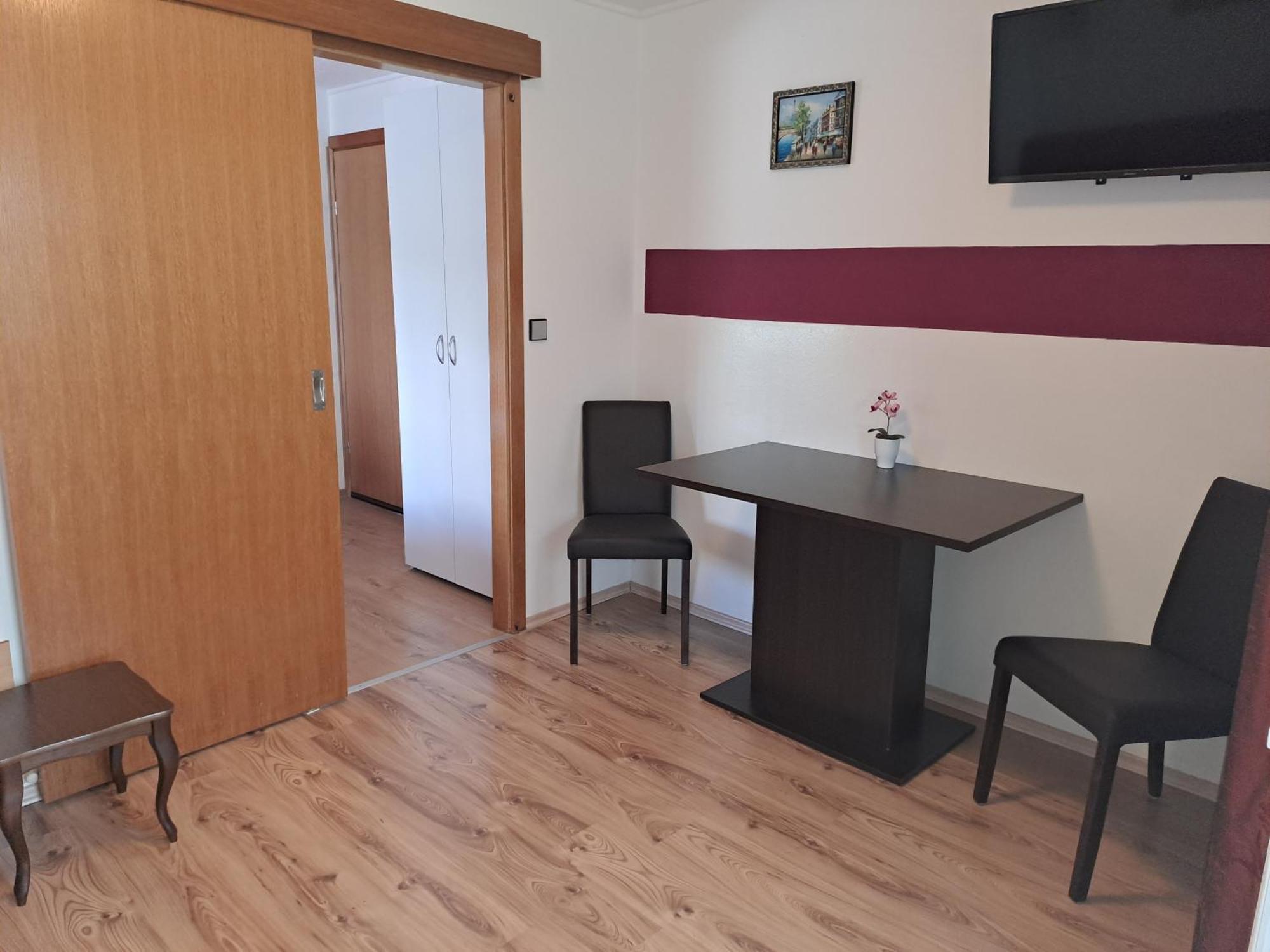Studio Apartments Maslinik 크르크 외부 사진