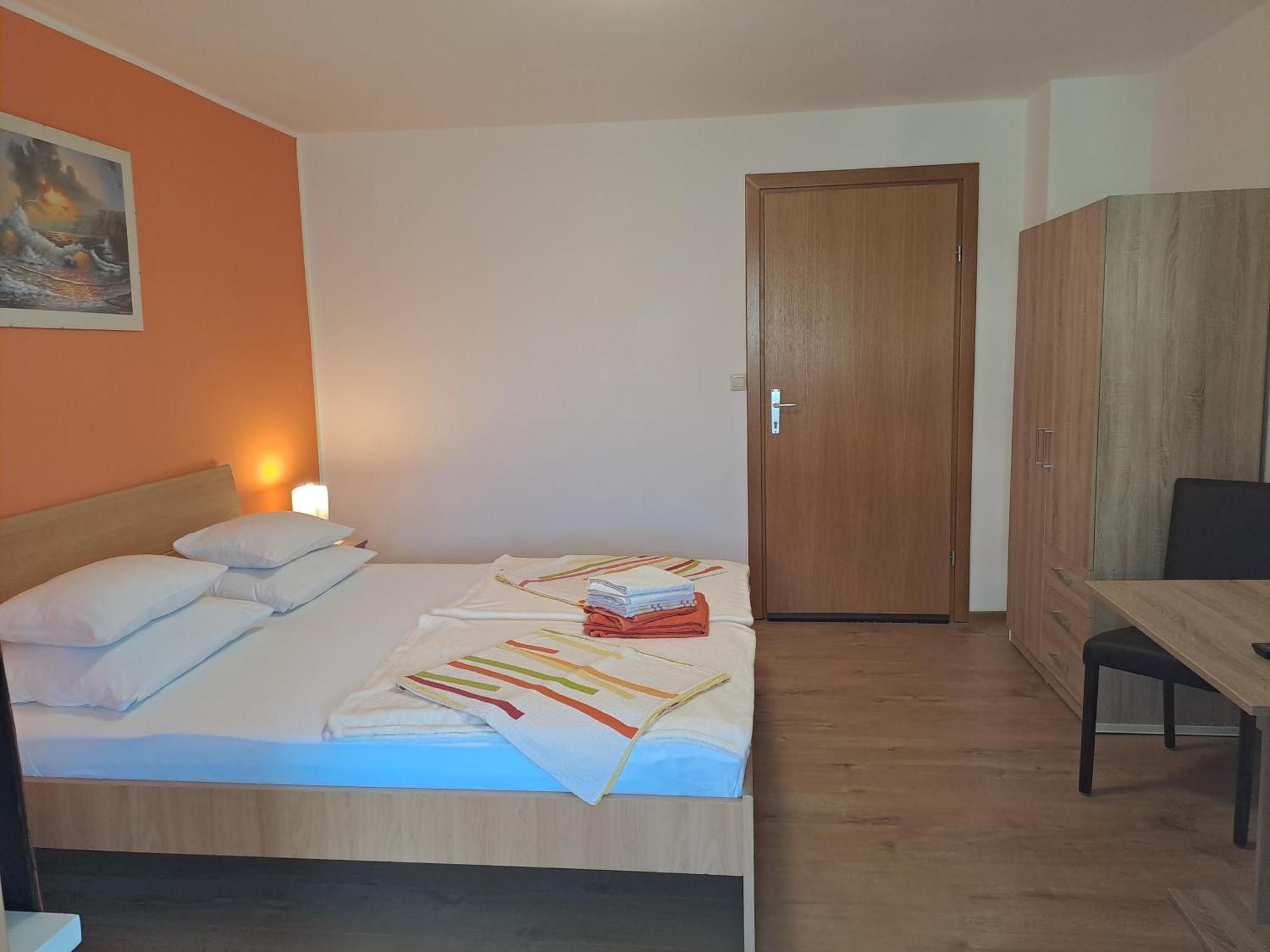 Studio Apartments Maslinik 크르크 객실 사진