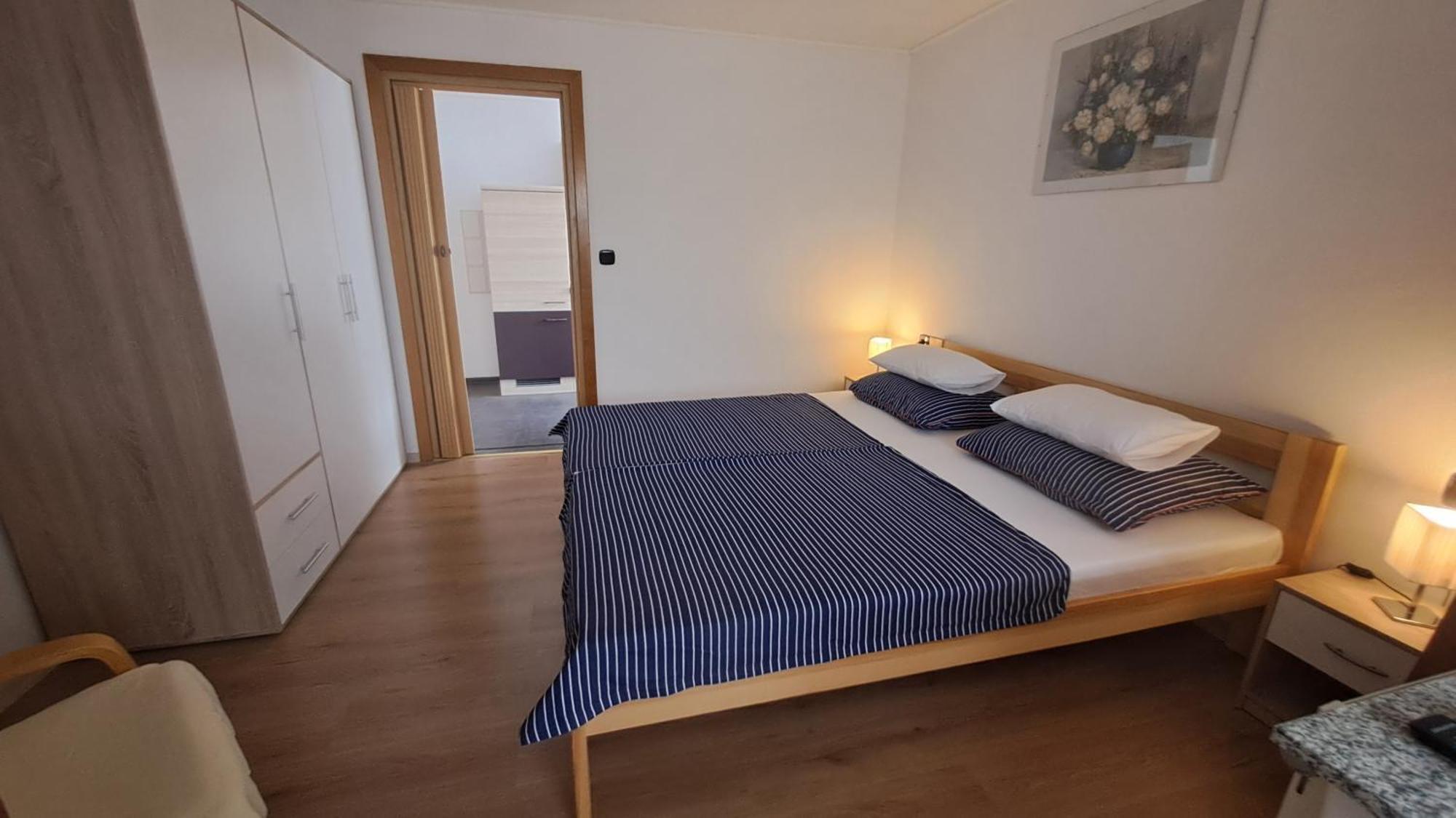 Studio Apartments Maslinik 크르크 외부 사진
