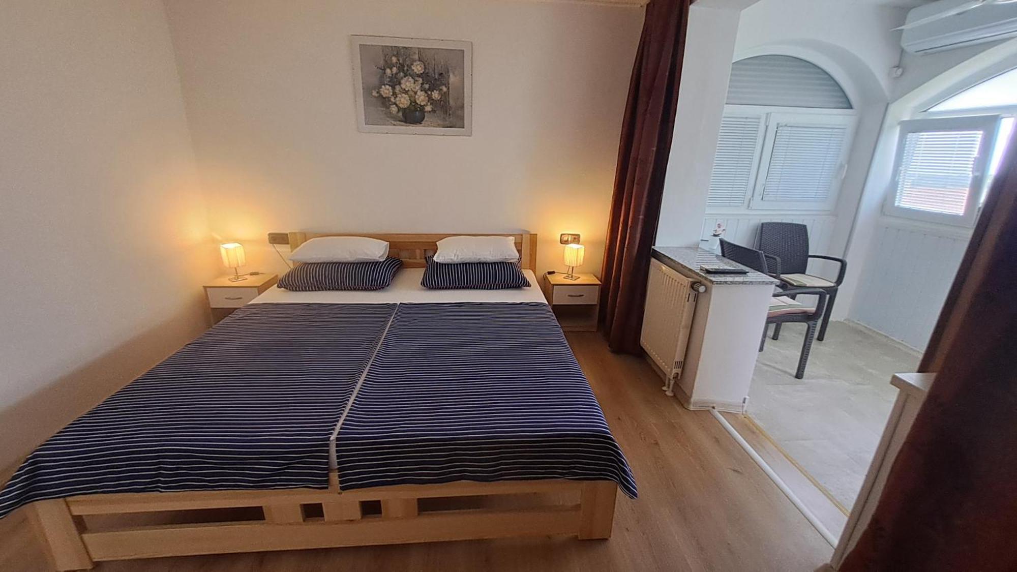 Studio Apartments Maslinik 크르크 외부 사진