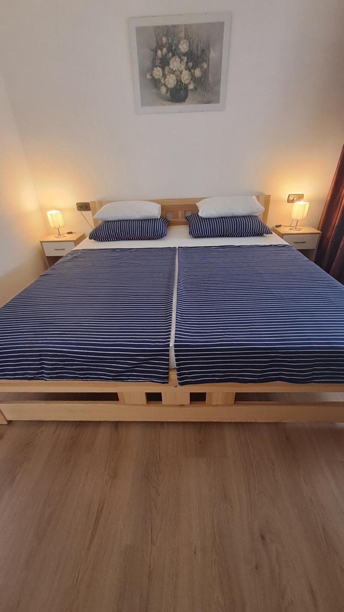 Studio Apartments Maslinik 크르크 외부 사진